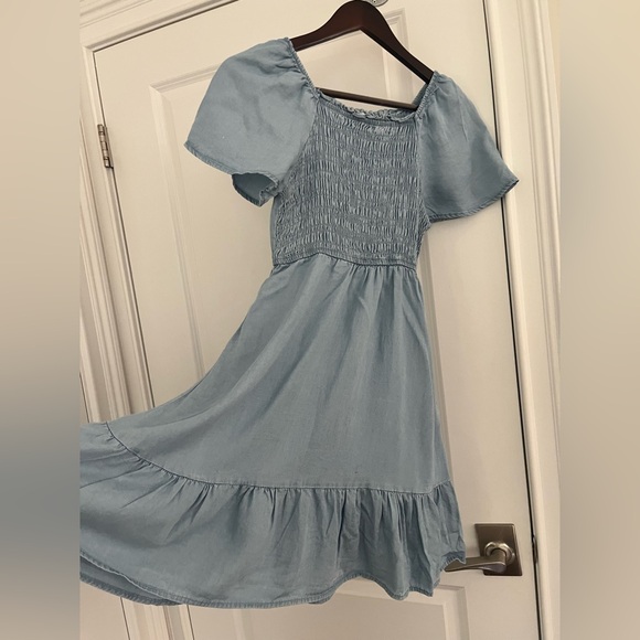 Hayden girls Smocked Bodice Tencel Dress Sz. L (10/12) blue Flutter sleeve - Picture 3 of 6